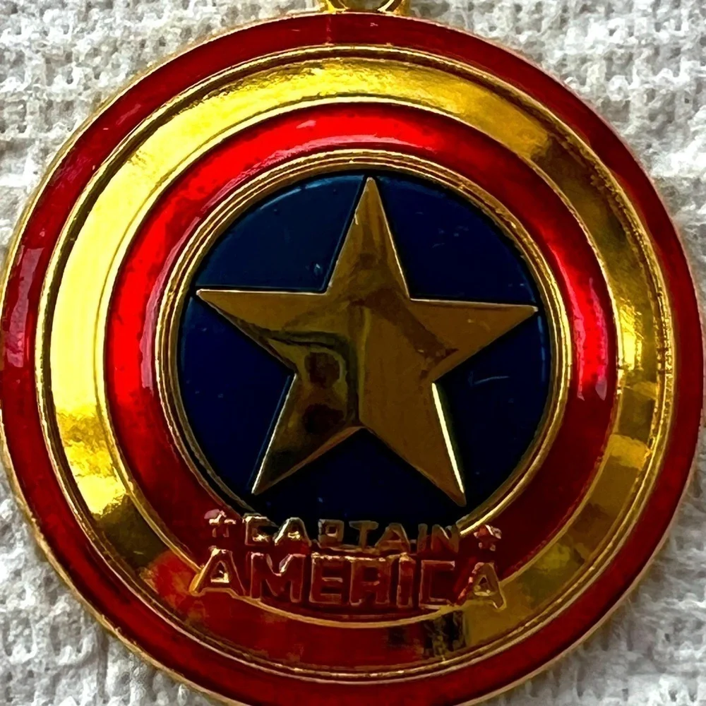 MARVEL Captain America shield keychain